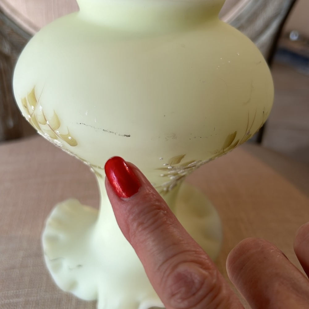 Vintage Fenton Ruffled Hand painted Vase - Picture 4 of 10